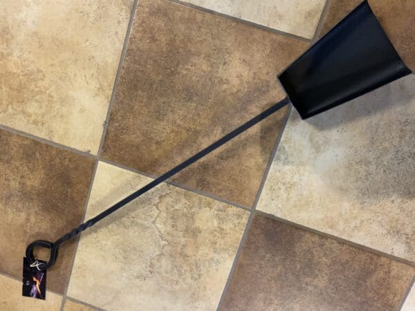 Long handled shovel